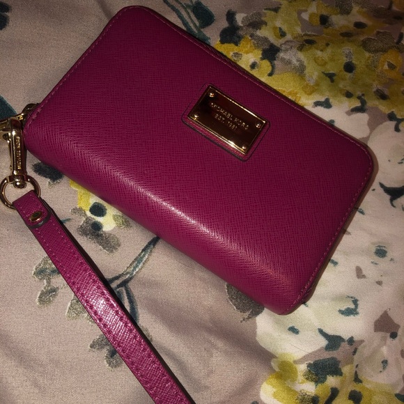 Michael Kors wristlet/wallet - Picture 2 of 2